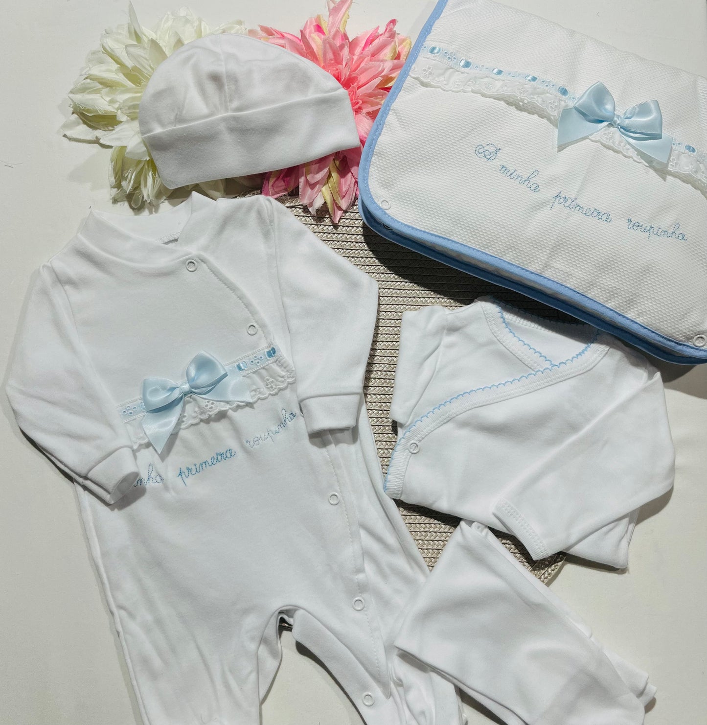 Primeira roupinha branco para recém-nascido - Algodão com bordado inglês