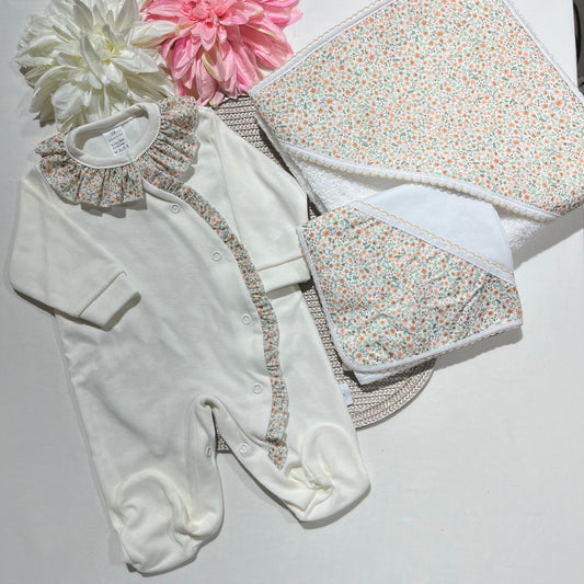 Conjunto Flor - Babygrow + toalha + fralda em algodão - Bege