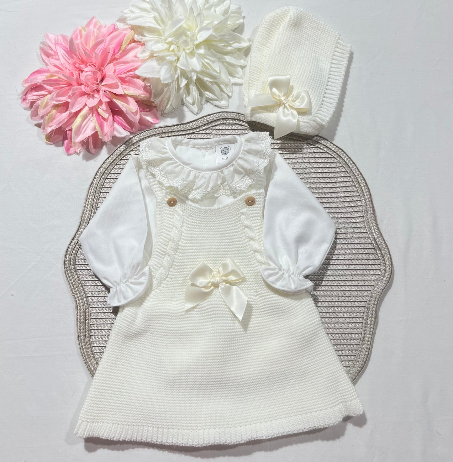 Conjunto Éloise para bebé - Vestido, camisa e touca. - 1/3M