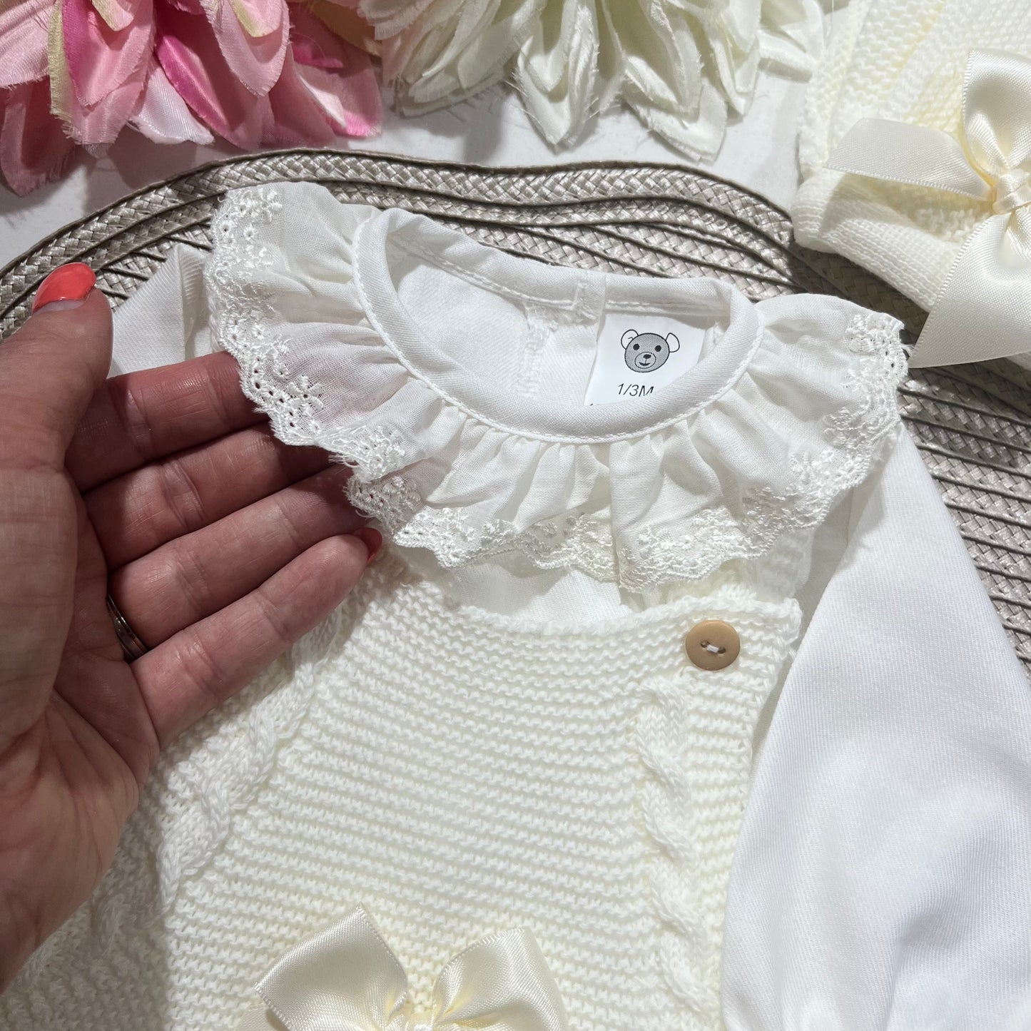 Conjunto Éloise para bebé - Vestido, camisa e touca. - 1/3M