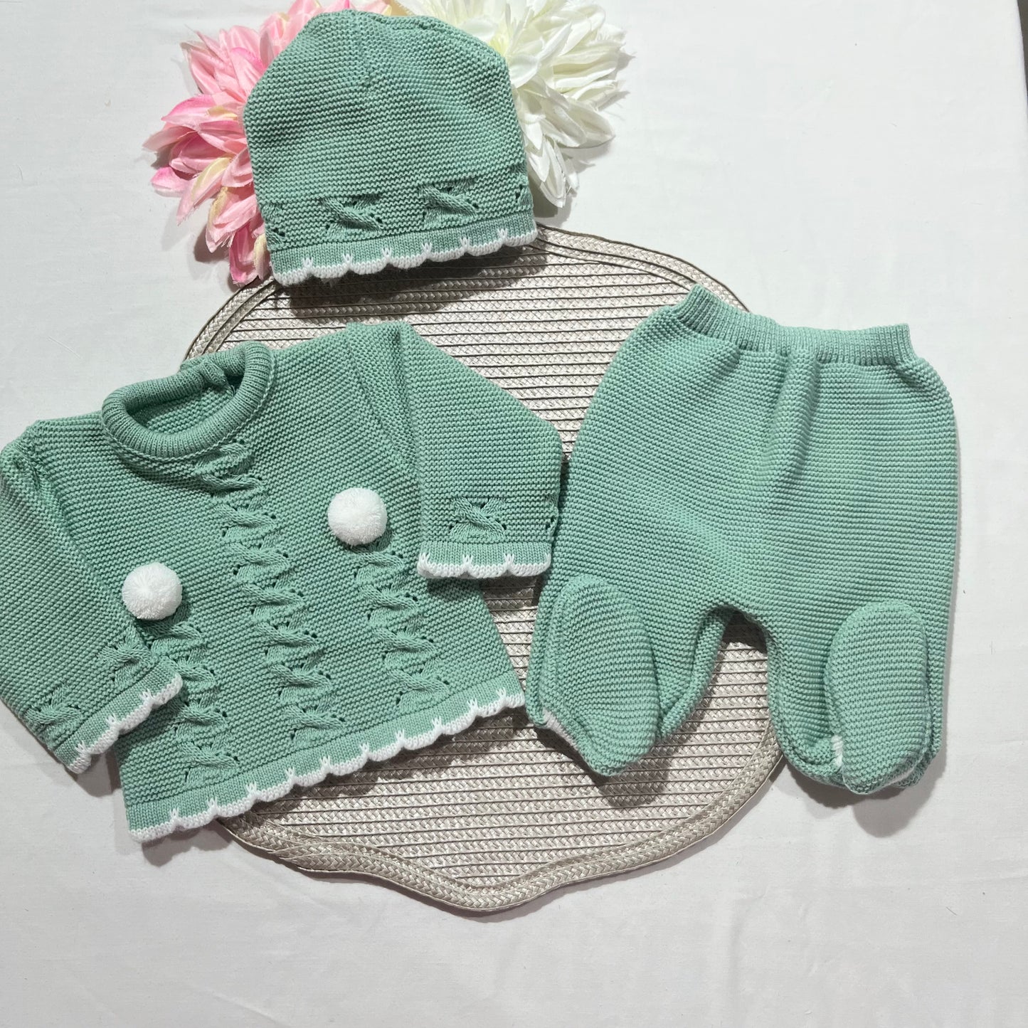 Conjunto Pompons para bebé - 1/3M - Verde seco
