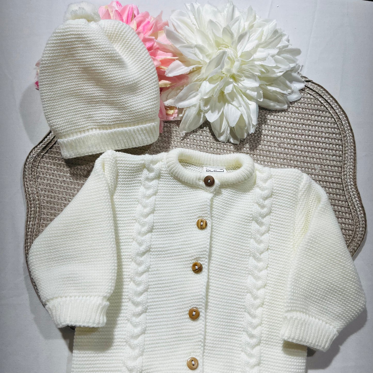 Conjunto macacão e gorro para bebé - 1M - Pérola