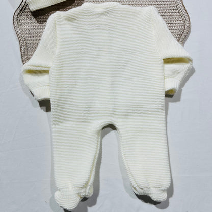 Conjunto macacão e gorro para bebé - 1M - Pérola