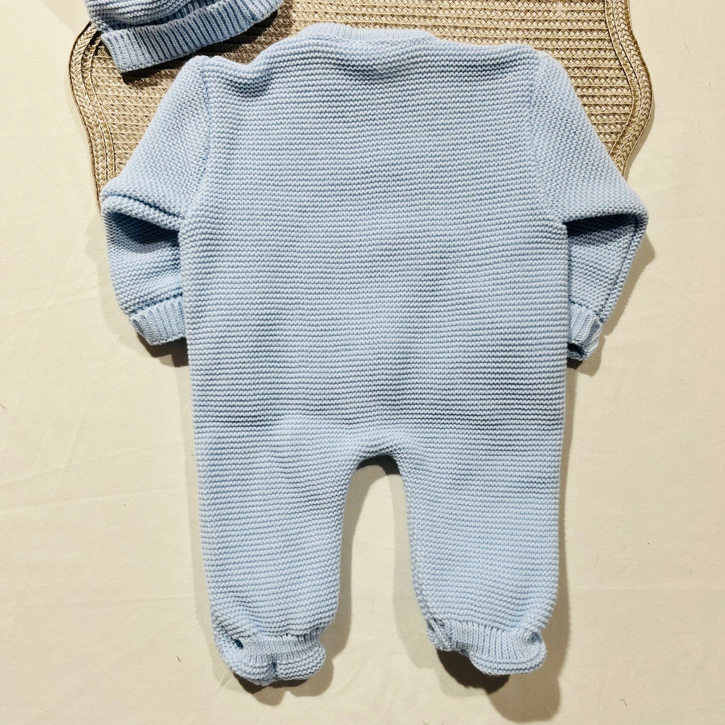 Conjunto macacão e gorro para bebé - 1M - Azul bebé
