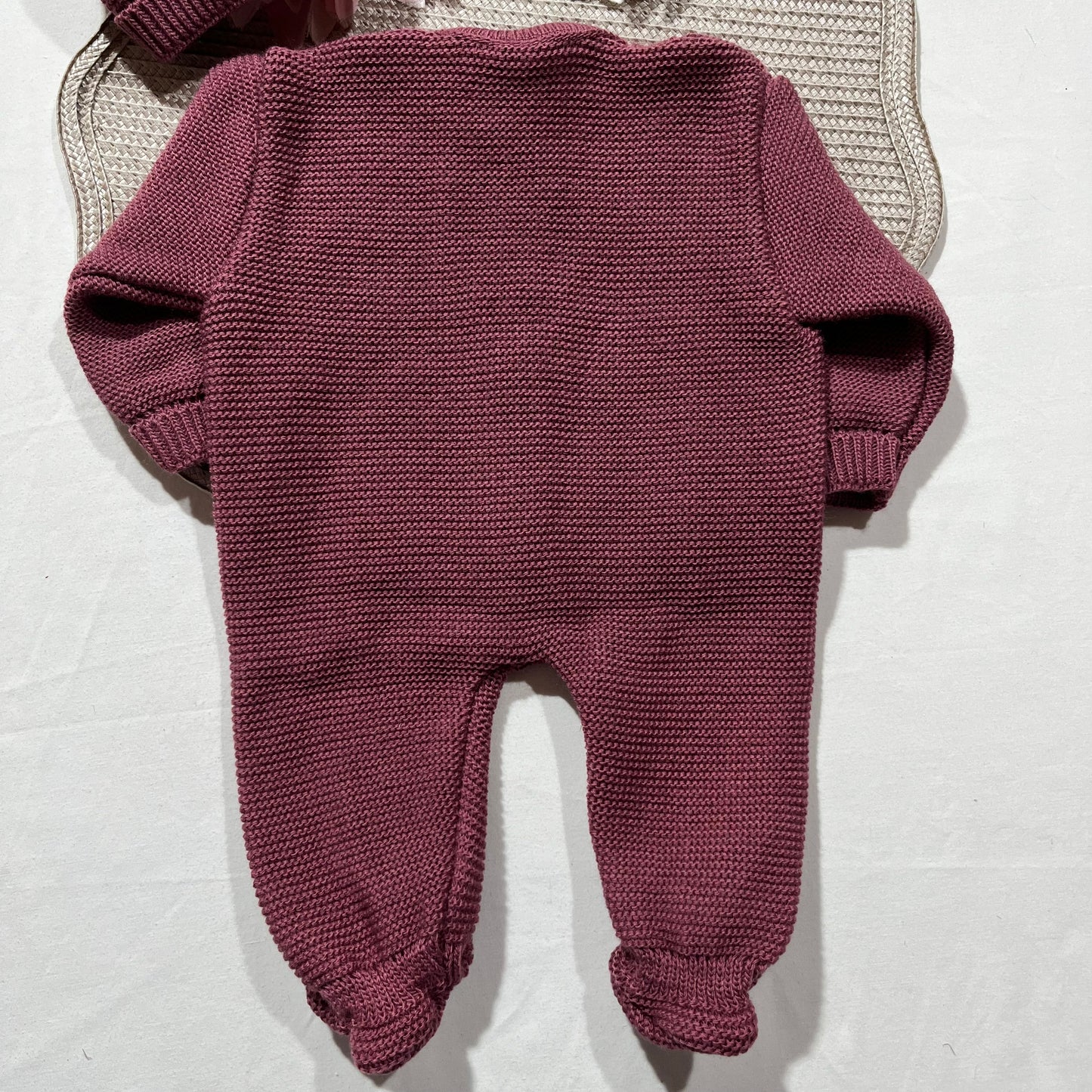 Conjunto macacão e gorro para bebé - 1M - Beringela