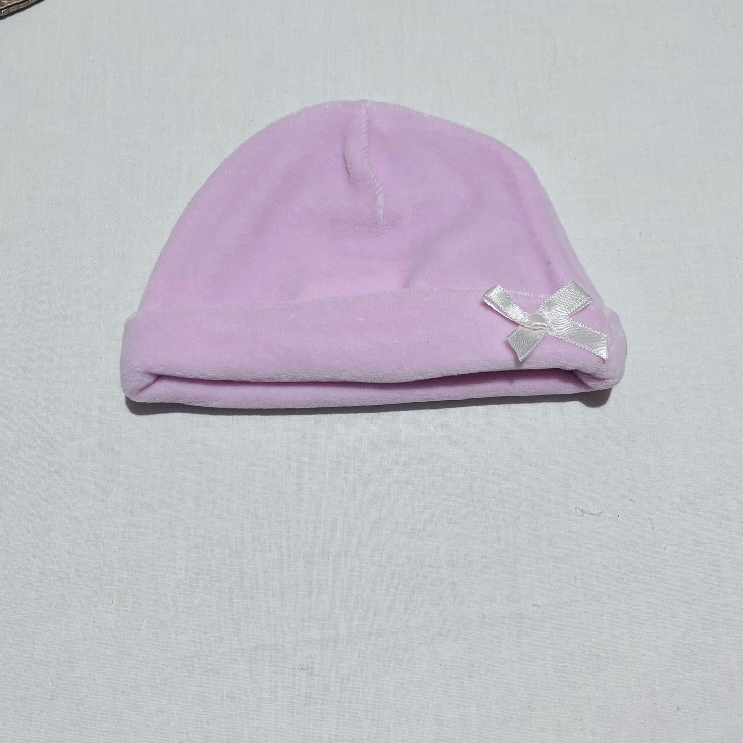 Gorro bebé em veludo com laço