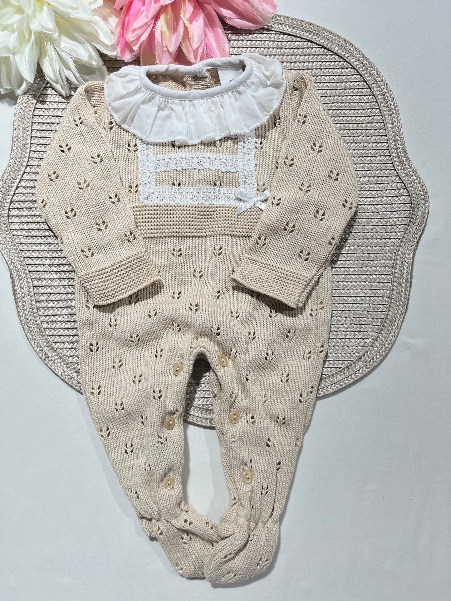 Macacão Flor para bebé - 1/3M -Areia