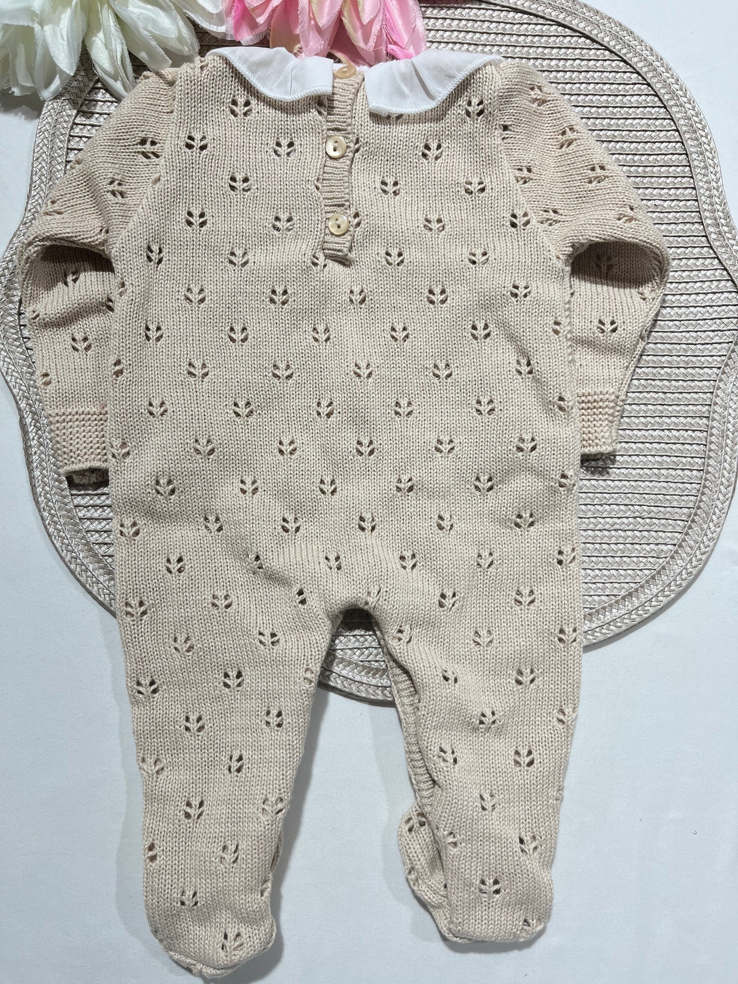 Macacão Flor para bebé - 1/3M -Areia